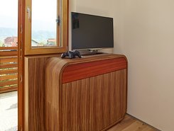 Sideboard aus Holz für TV