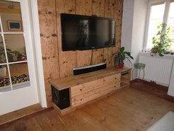 Wohnwand für TV in Holz